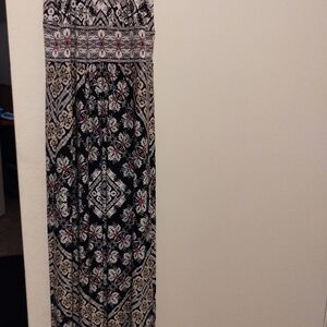 London Times Black and White Maxi Skirt Size 10 Petite